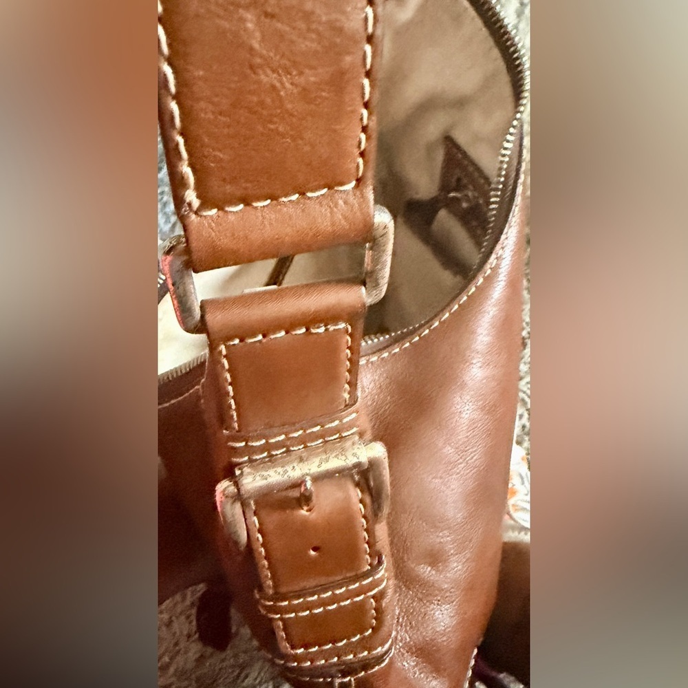 Michael Kors Preston ***pristine condition*** - Picture 6 of 10